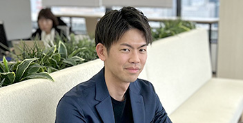 西日本営業部　播島 遼