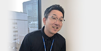 サービス本部　三浦 健
