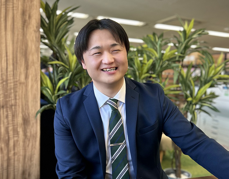 本社営業本部 営業1部　小守林 駿